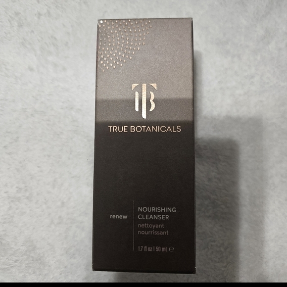 True botanicals organic renew nourishing cleanser - Picture 3 of 6